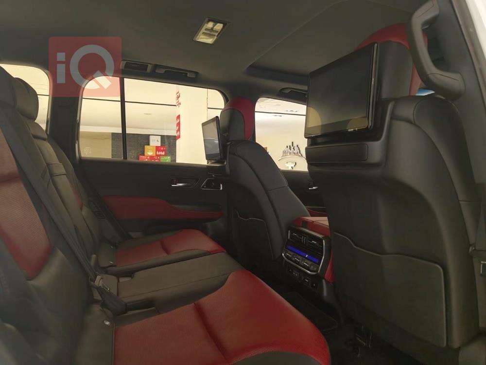 تۆیۆتا لاند کروزەر